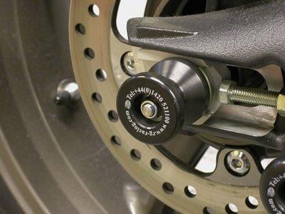 REAR SPINDLE SLIDERS – TRIUMPH 675 DAYTONA / STREET TRIPLE